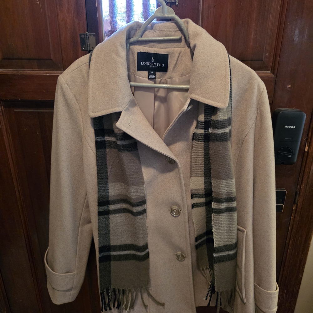 London Fog Tan Trench Coat Women’s XL + Gray Plaid Scarf
